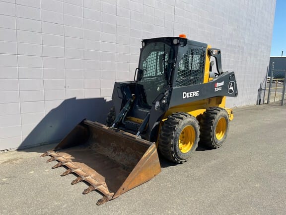 2022 John Deere 324G