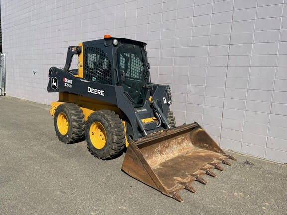 2022 John Deere 324G