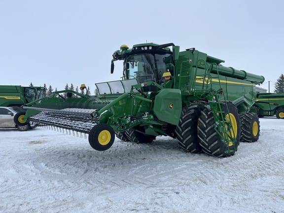 2022 John Deere X9 1100