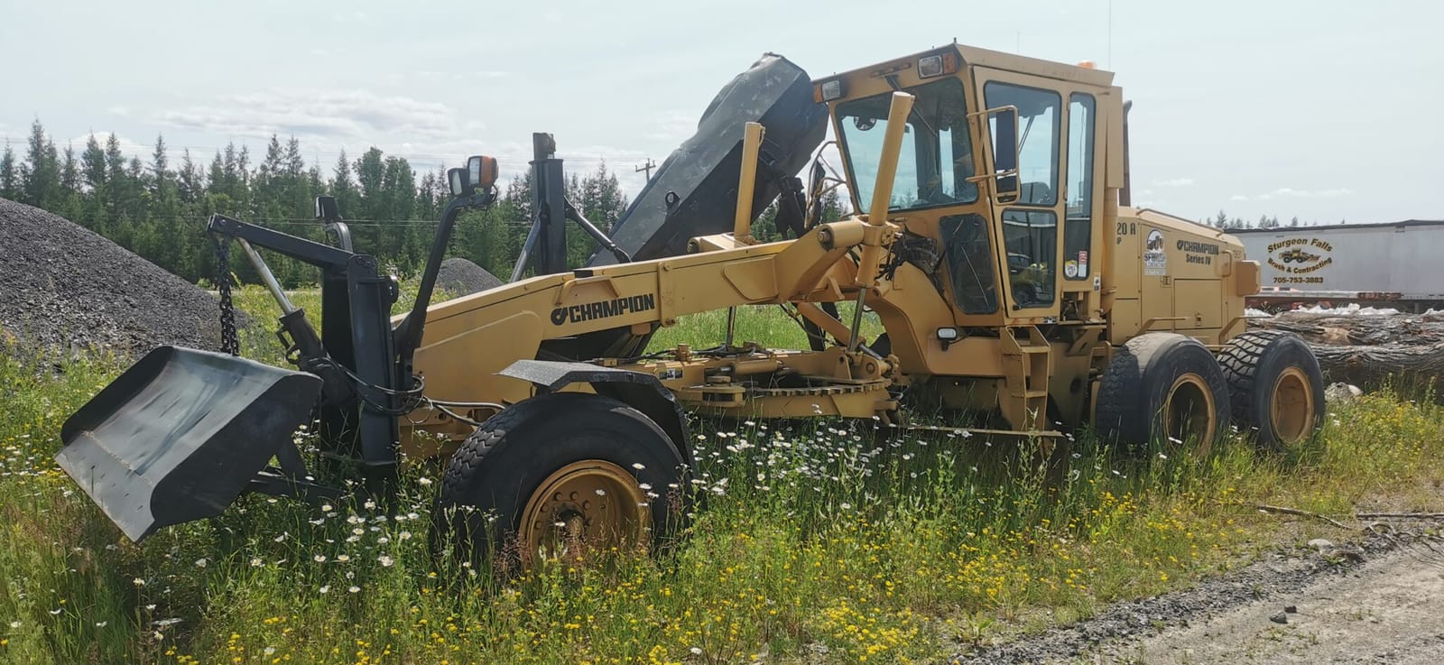 1997 Champion 720A VHP Series IV Grader