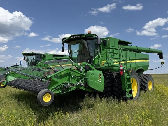 2016 John Deere S690