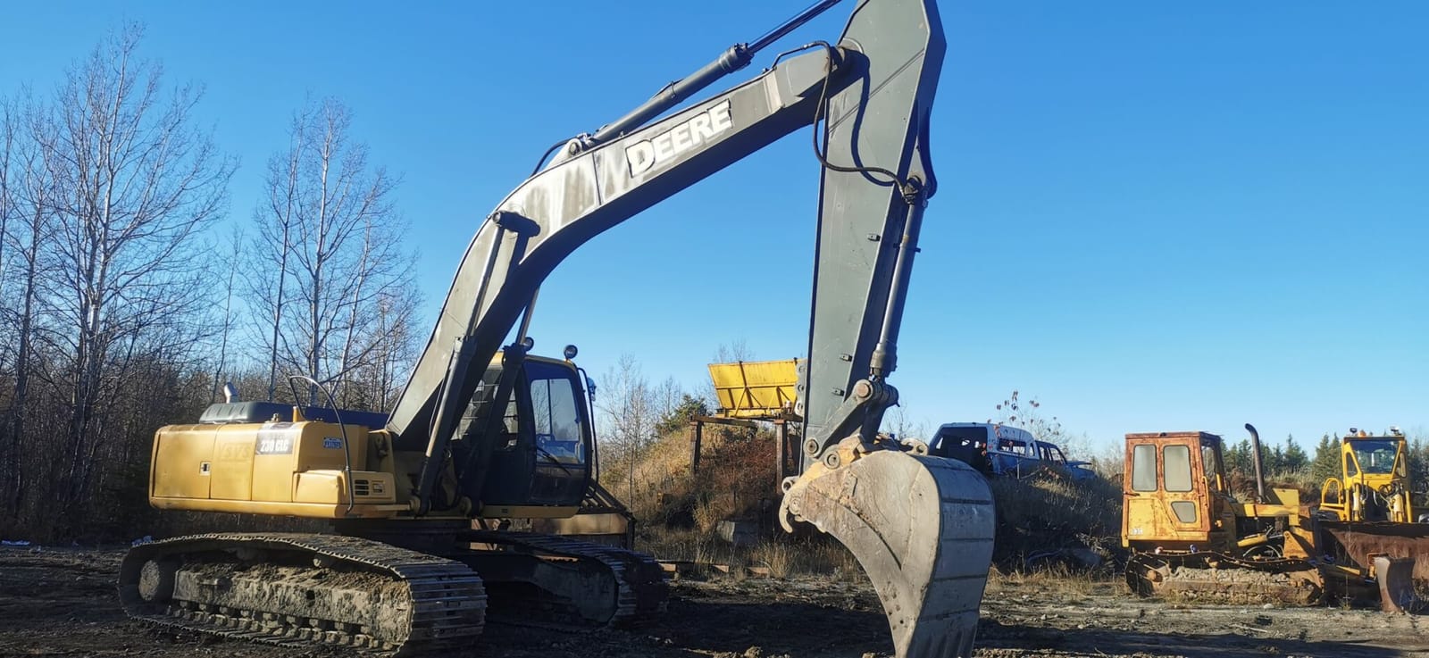 2001 John Deere 230C LC Excavator