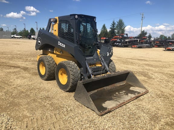 2022 John Deere 330G