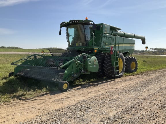 2015 John Deere S690
price reduced