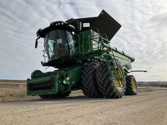 2023 John Deere X9 1100
price reduced