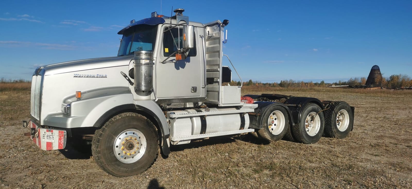 2017 Western Star 4900SB Tri Axle Float Truck