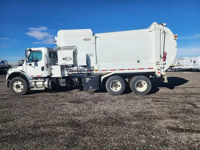 2016 FREIGHTLINER BUSINESS CLASS M2 106