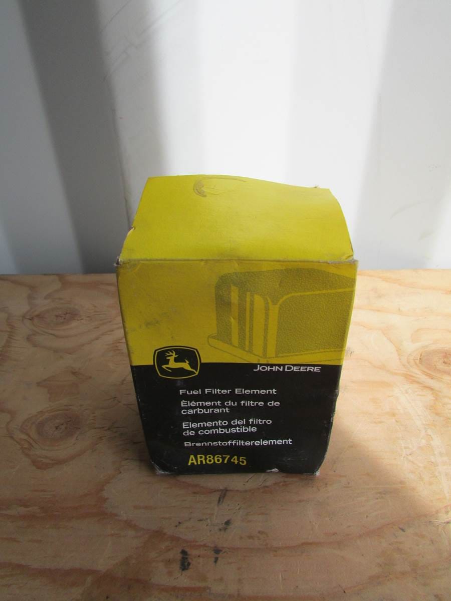 John Deere AR86745 Fuel Filter
