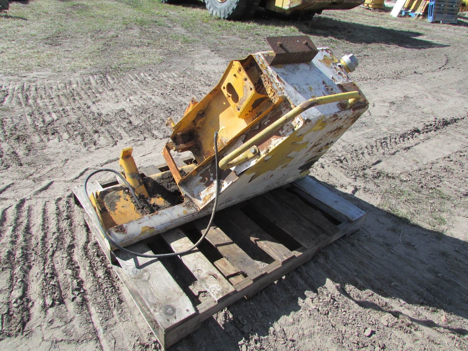 Caterpillar 6S9935 Fuel Tank