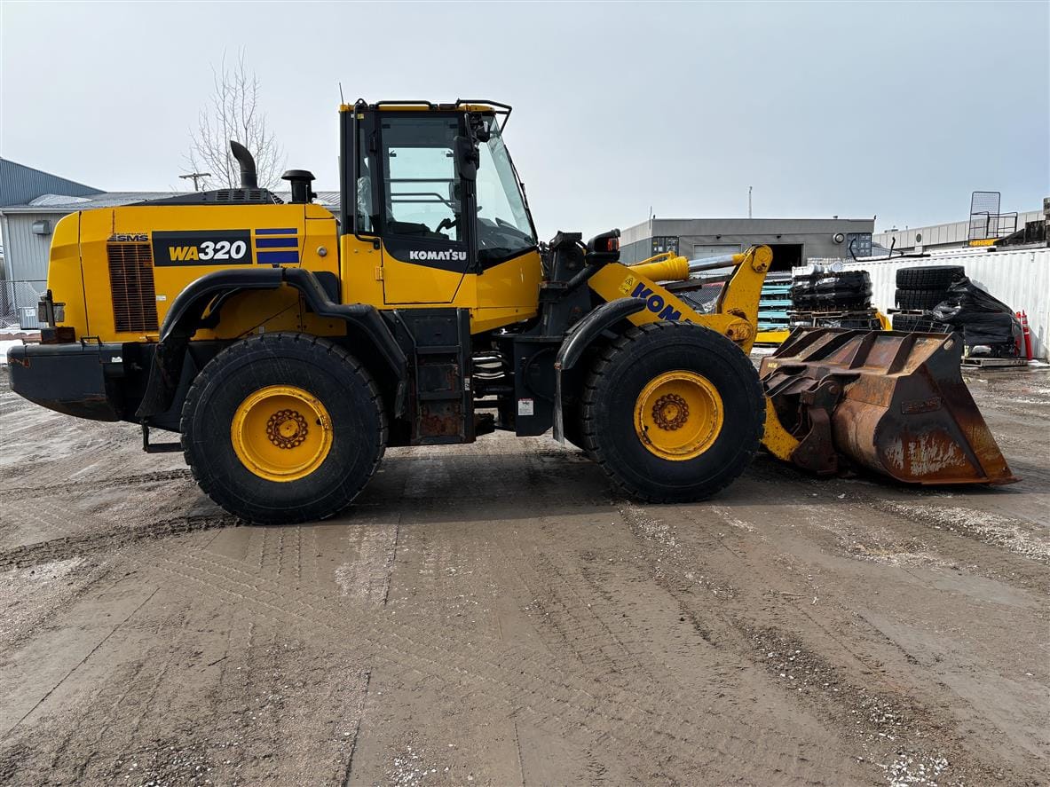 Komatsu WA320-8 2022
