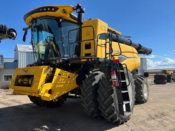 2024 New Holland CR8.90