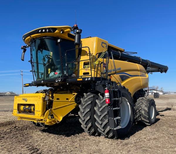 2025 New Holland CR9.90