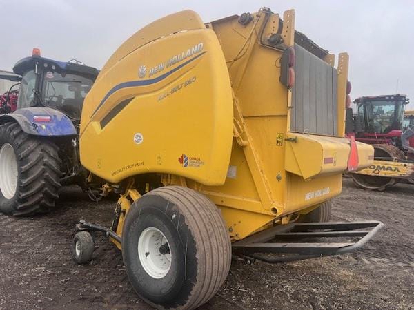 2022 New Holland RB560