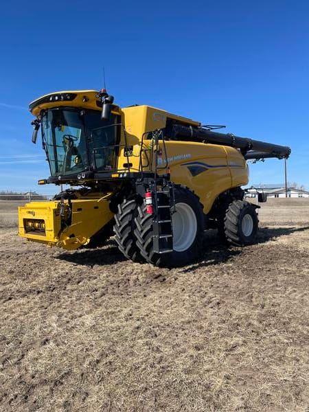 2025 New Holland CR9.90