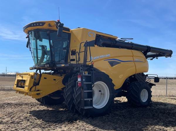 2025 New Holland CR8.90