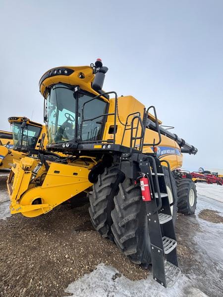 2023 New Holland CR9.90