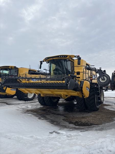 2022 New Holland CR8.90