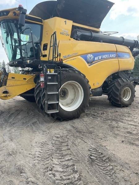 2023 New Holland CR9.90