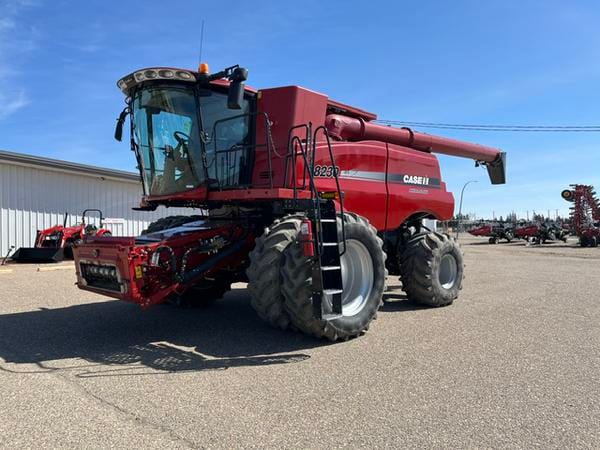 2014 Case IH 8230