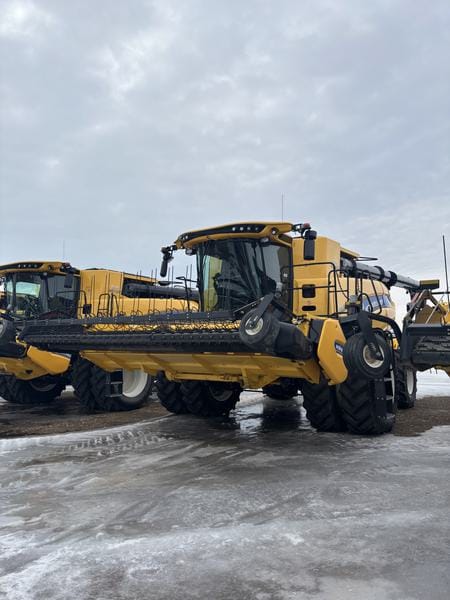2021 New Holland CR8.90