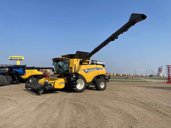 2022 New Holland CR9.90
