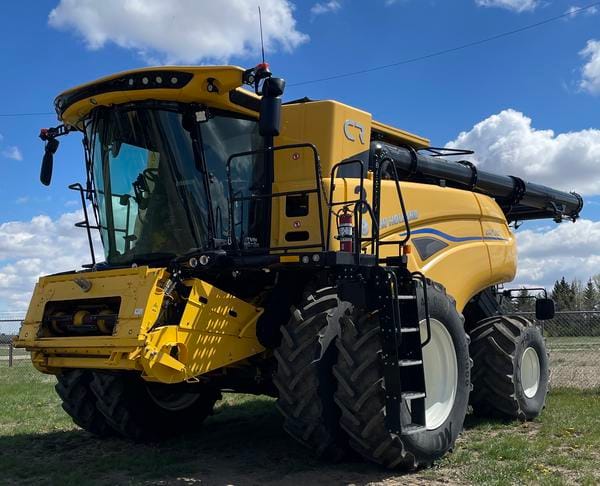 2024 New Holland CR8.90