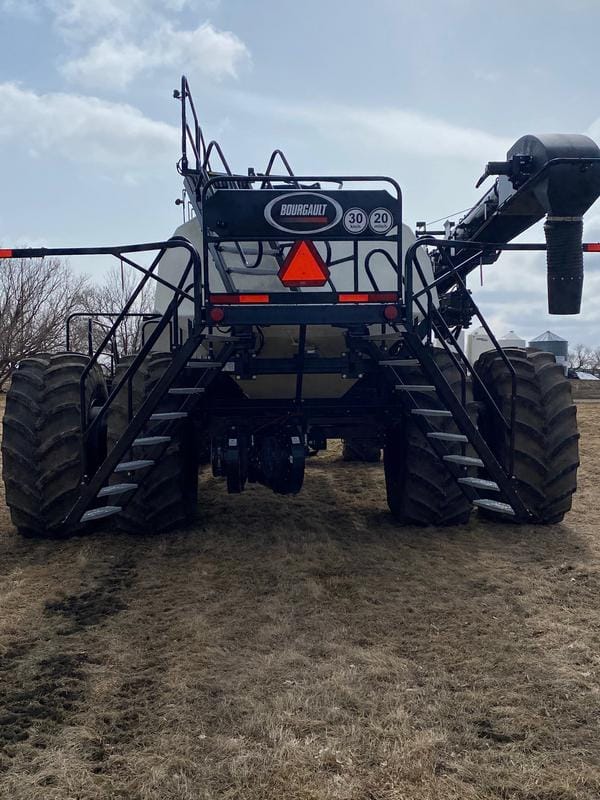 2022 Bourgault 3820-70