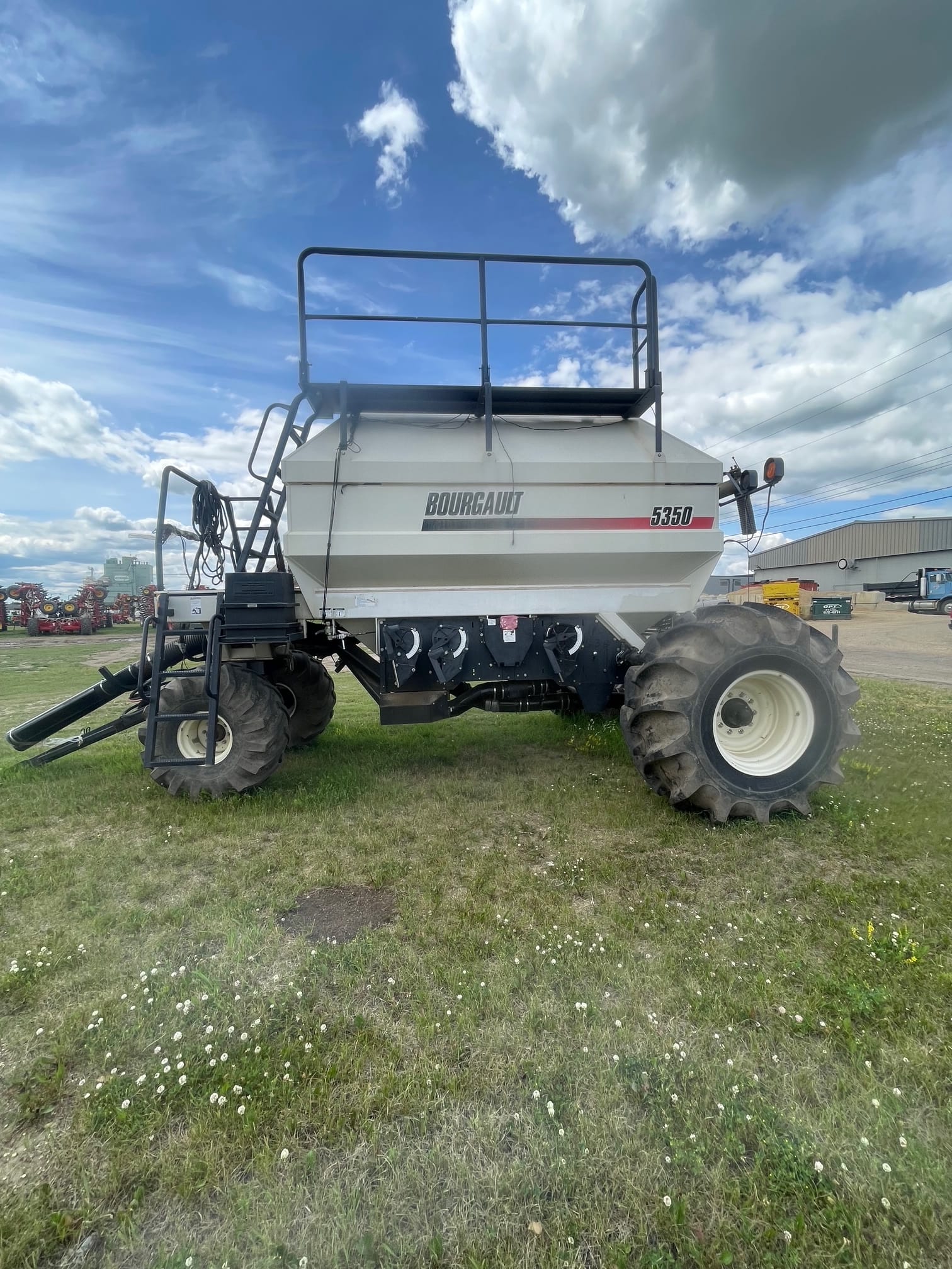 2004 Bourgault 5350 Air Tank/Cart