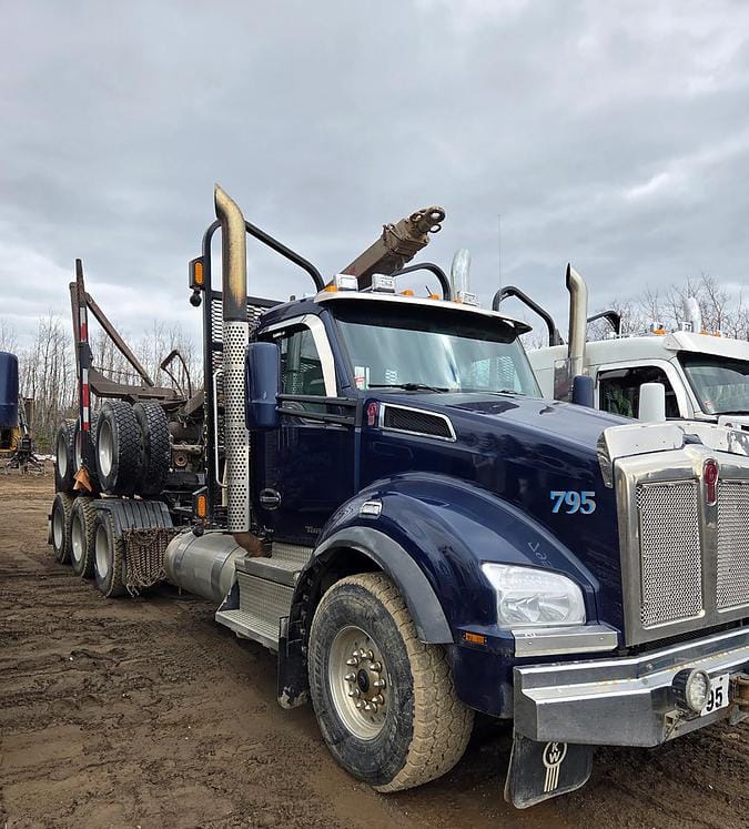 2022 Kenworth T880 Logging Truck