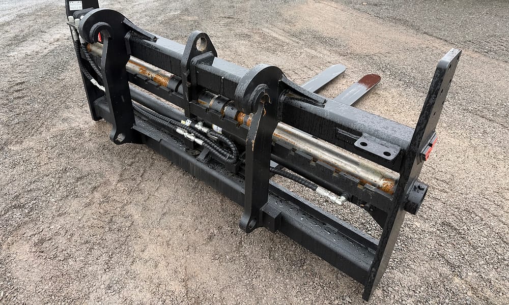 Fourche à déplacement hydraulique RF 72in