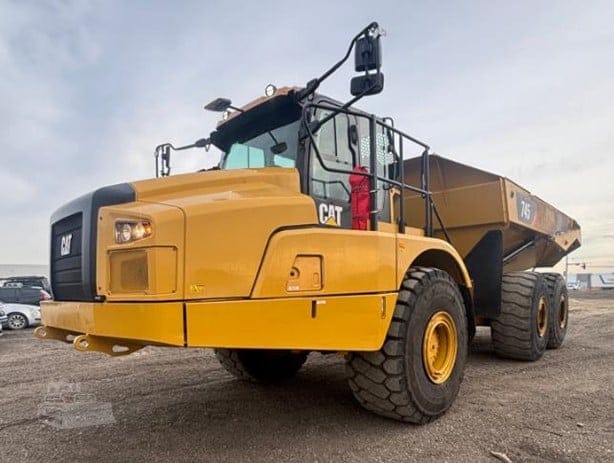 2019 CATERPILLAR 745