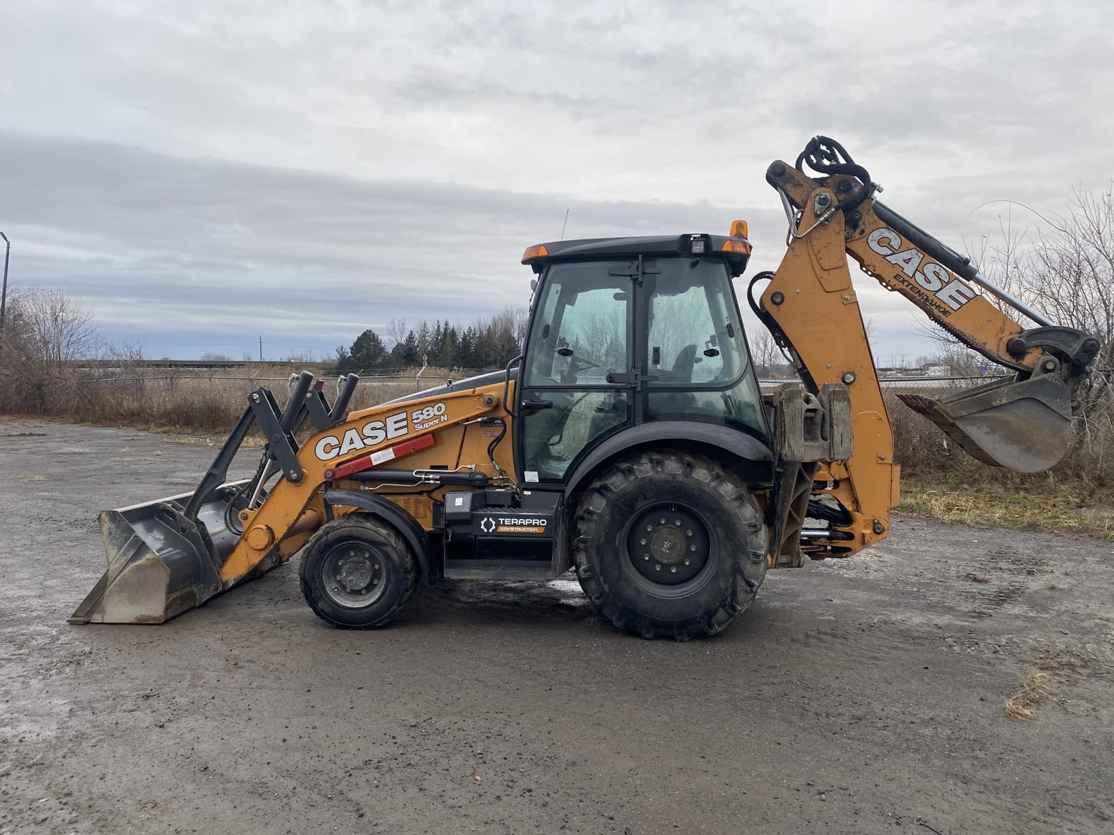 2019 CASE 580SNT4F