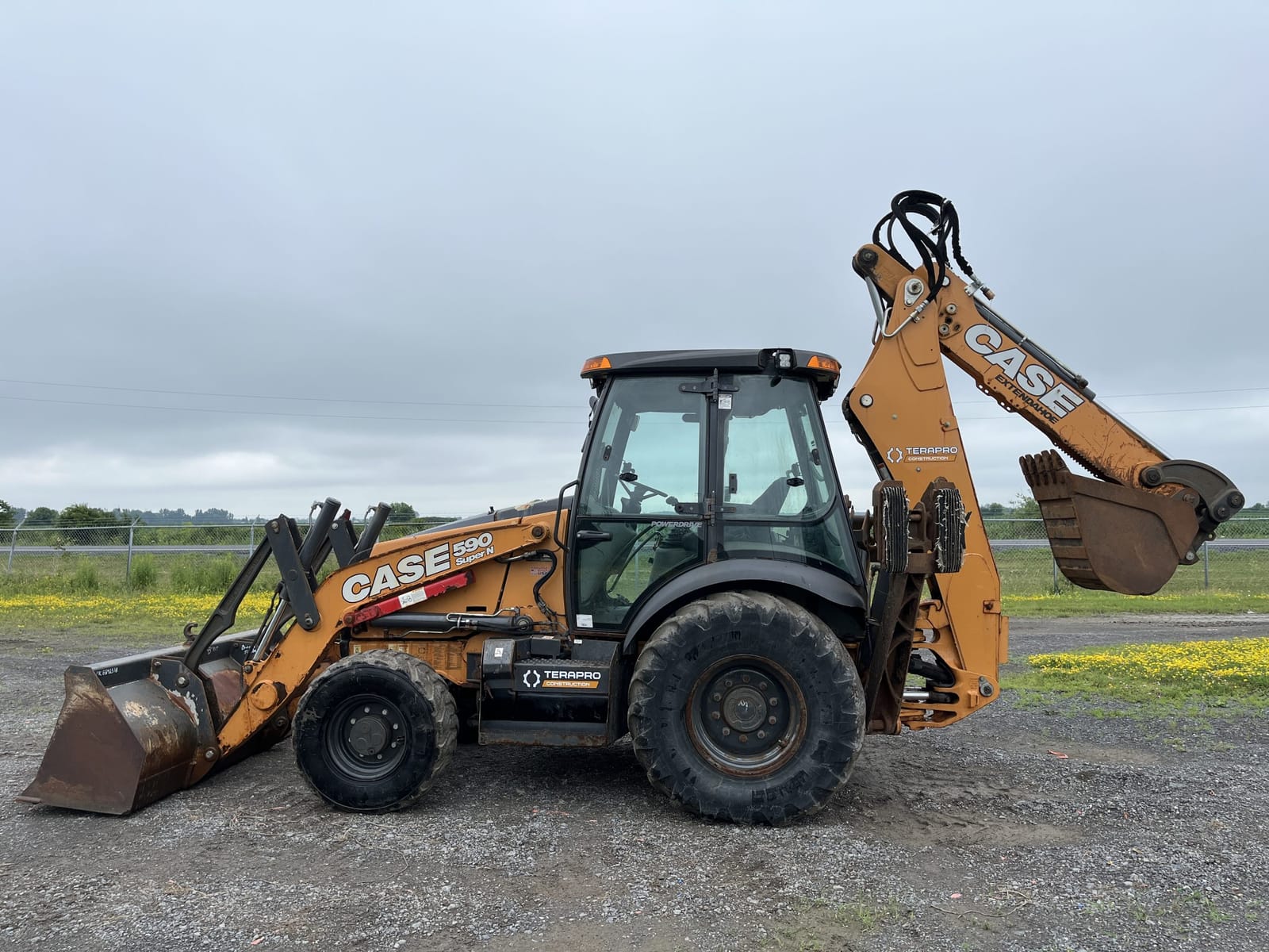 2020 CASE 590SN T4F