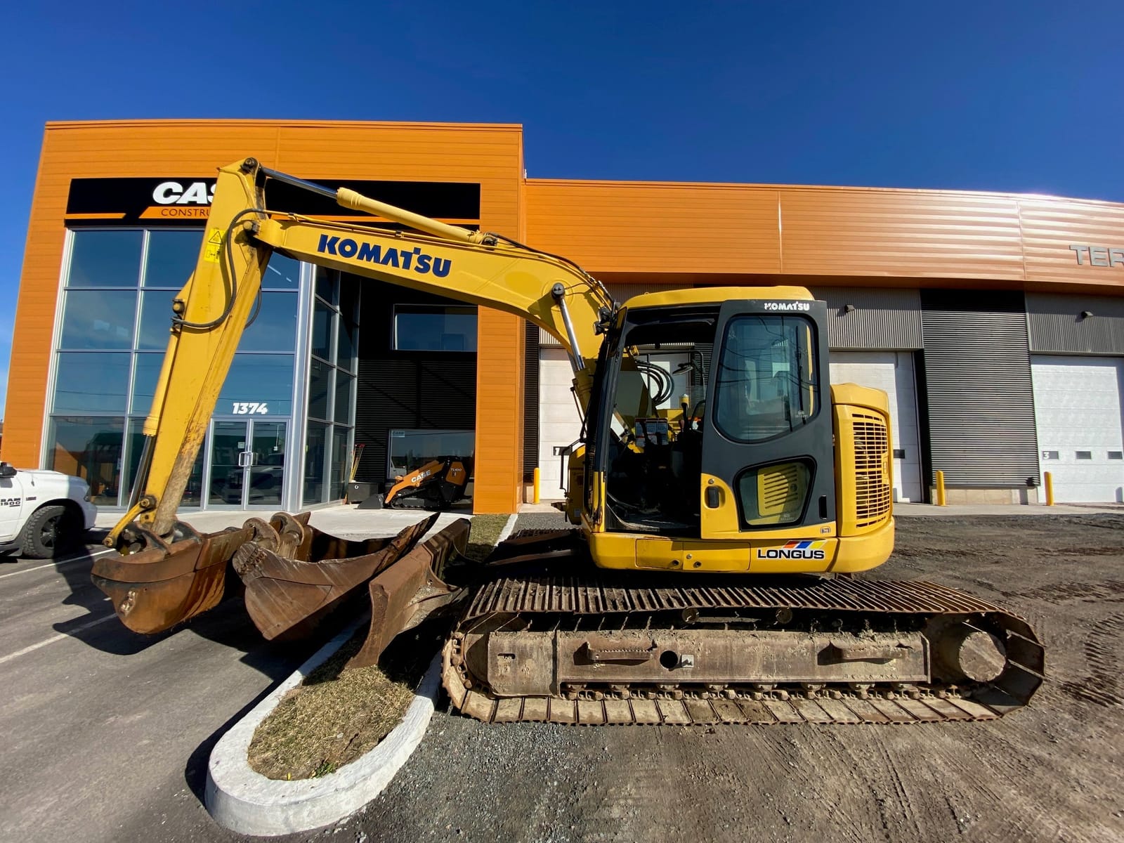 KOMATSU PC138-11