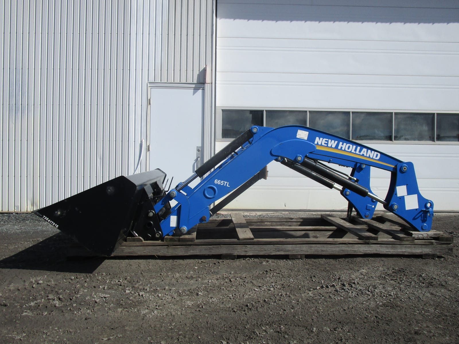NEW HOLLAND 665TL