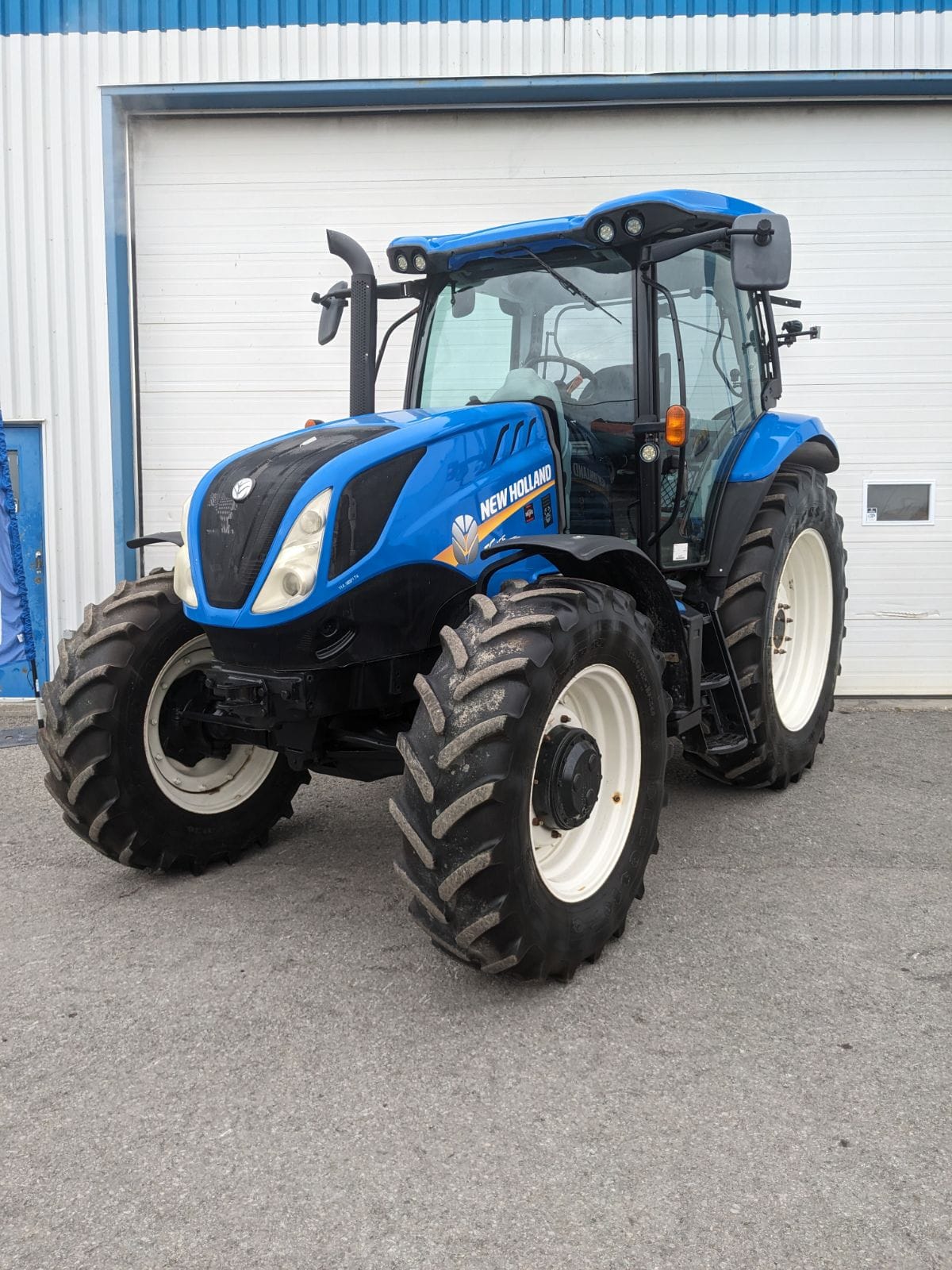 NEW HOLLAND T6.155