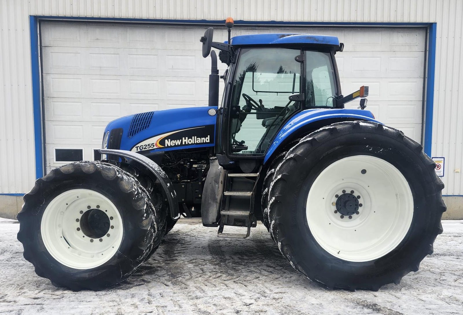 NEW HOLLAND TG255