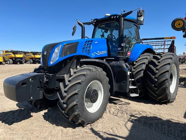 2025 New Holland T8.440