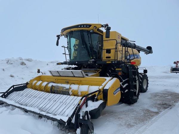 2021 New Holland CR8.90
