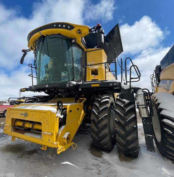 2024 New Holland CR8.90
