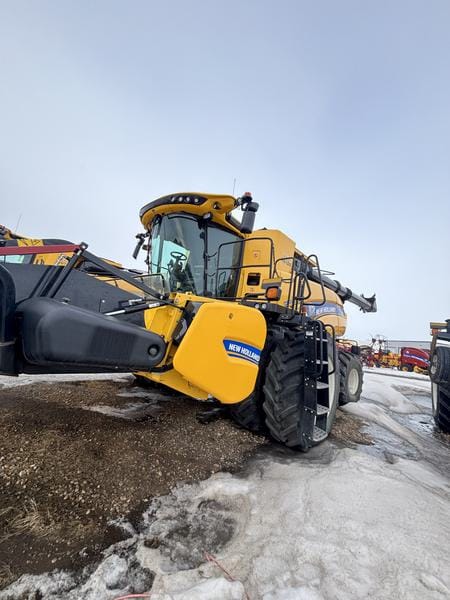2022 New Holland CR8.90