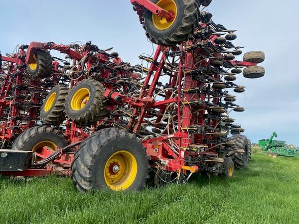 2022 Bourgault 3335-76