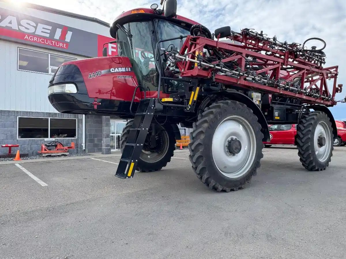 2018 Case IH PATRIOT 4440 Sprayer - Self Propelled