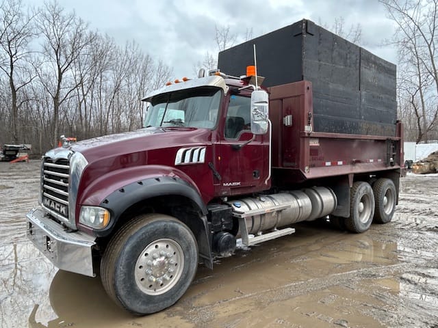 Mack GU713 2013