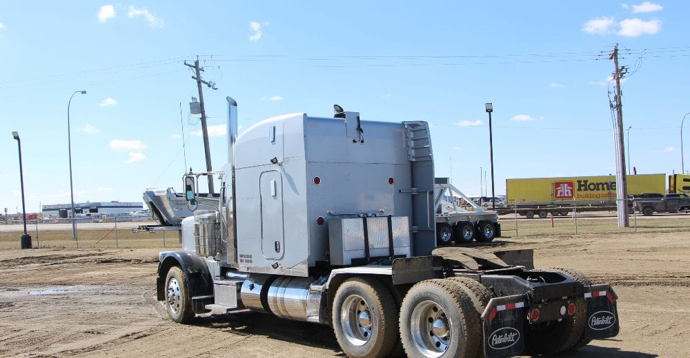 2020 Peterbilt 389 Tandem Truck