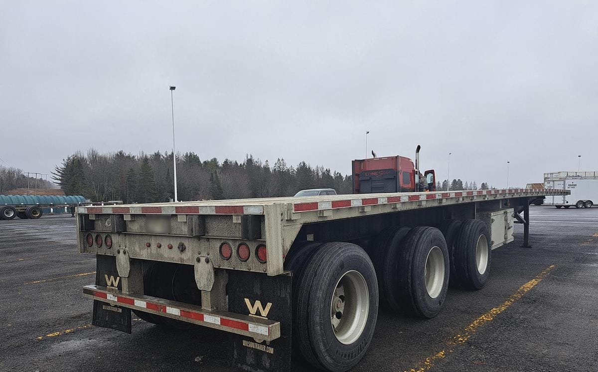 2017 Wilson CF-1090 Flat Bed Trailer