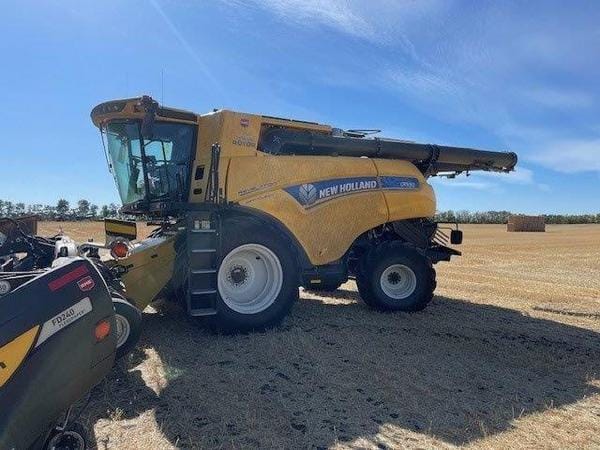 2023 New Holland CR9.90