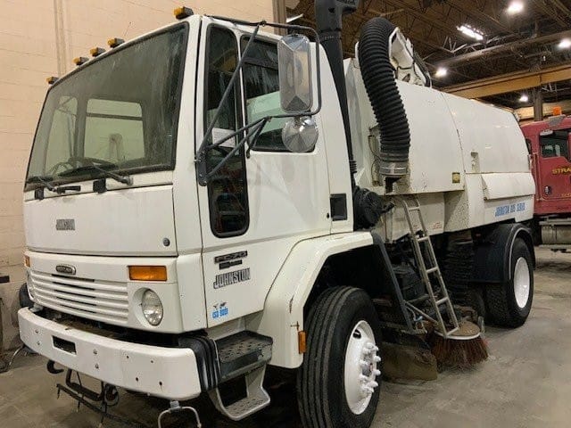 2000 Freightliner 												FC-70 Cabover Vacuum Broom Truck