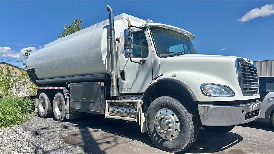 Freightliner M2 2010