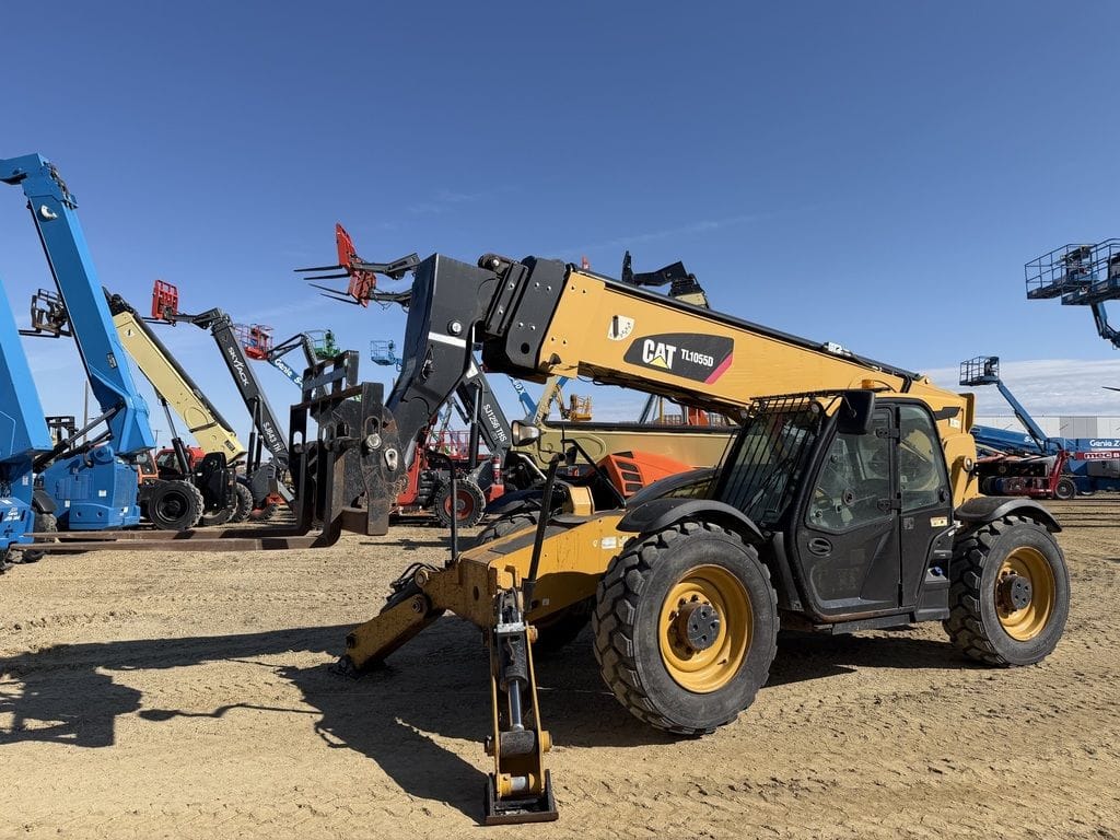 2016 Caterpillar TL1055D Telehandler